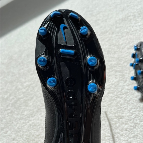 Nike Tiempo Legend 9 Academy FG Soccer Cleats - Picture 7 of 7
